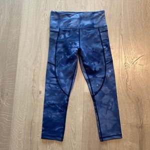 Capri length leggings with pockets